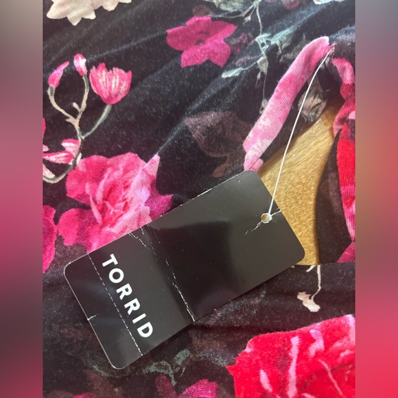 TORRID Spring Floral Black + Pink Dress V Neck and Quarter Sleeves M/L 10 00 NWT - Picture 4 of 14
